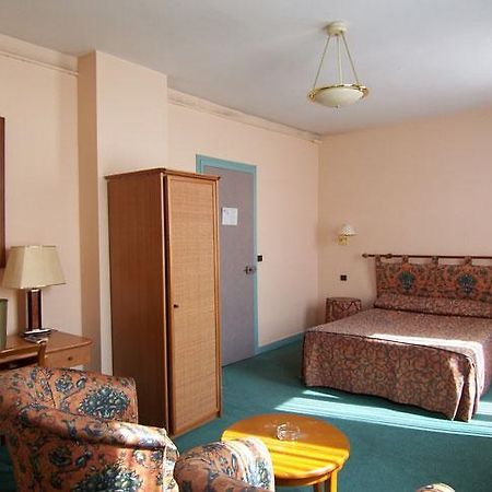 Terminus Hotel Tours Szoba fotó