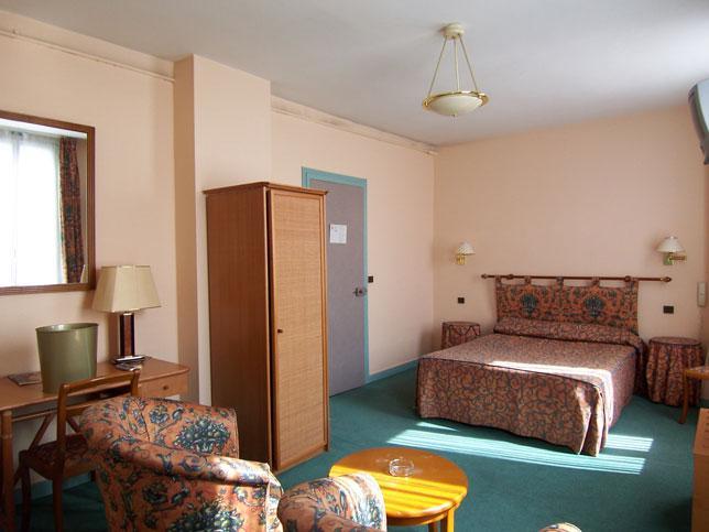 Terminus Hotel Tours Szoba fotó